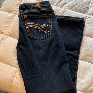 Like new only wore a couple times, in Excellent condition from a smoke free home